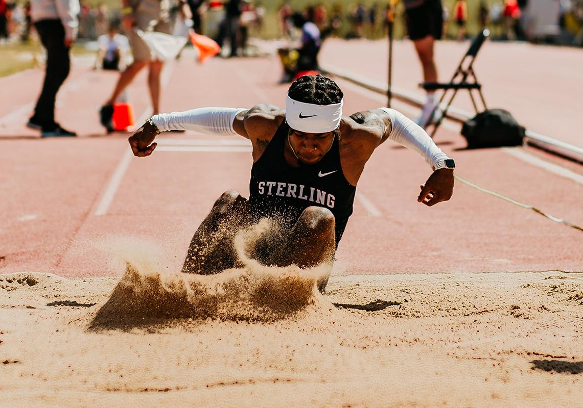 Jones re-breaks record at NAIA Championship